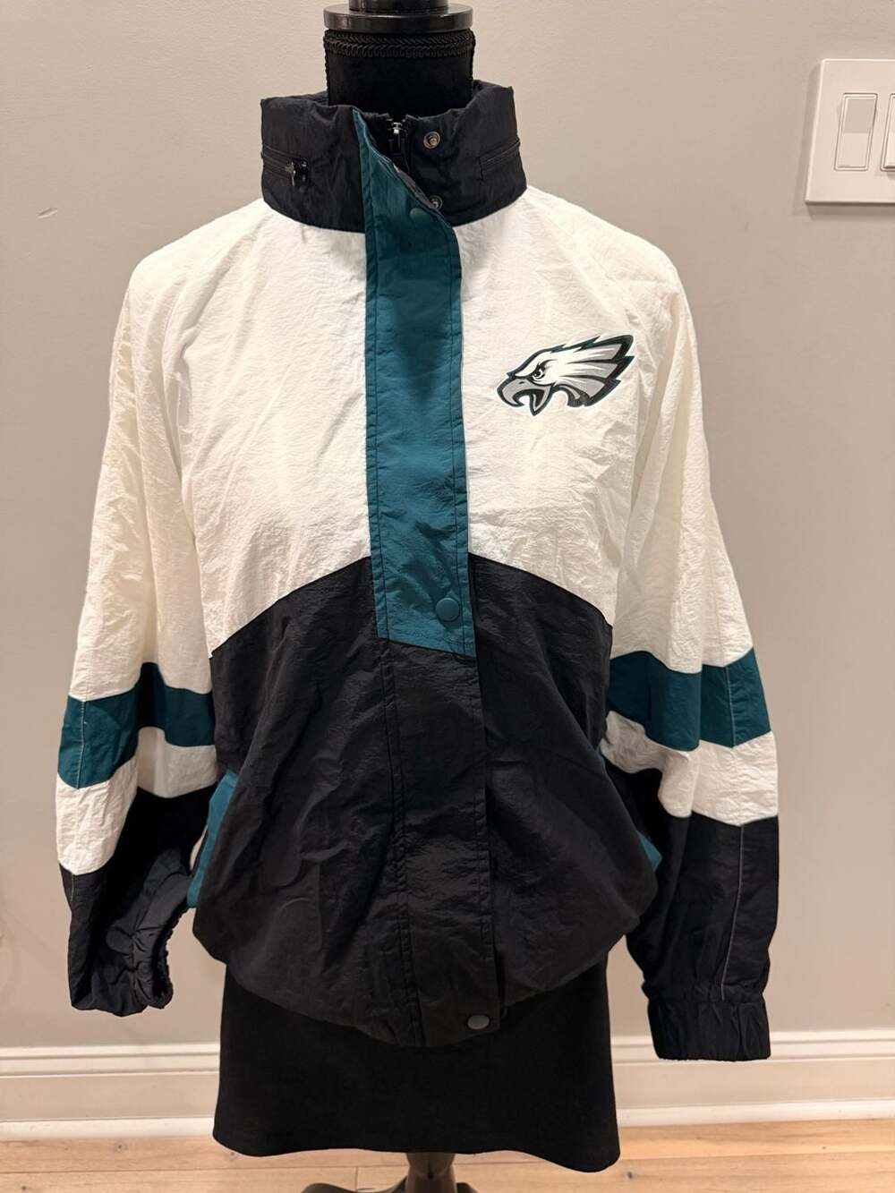 Philadelphia Eagles Pro Player Jacket Size Medium New - ,